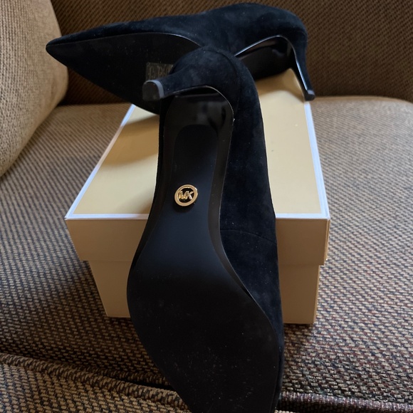 Michael Kors Suede Pumps - Picture 5 of 5